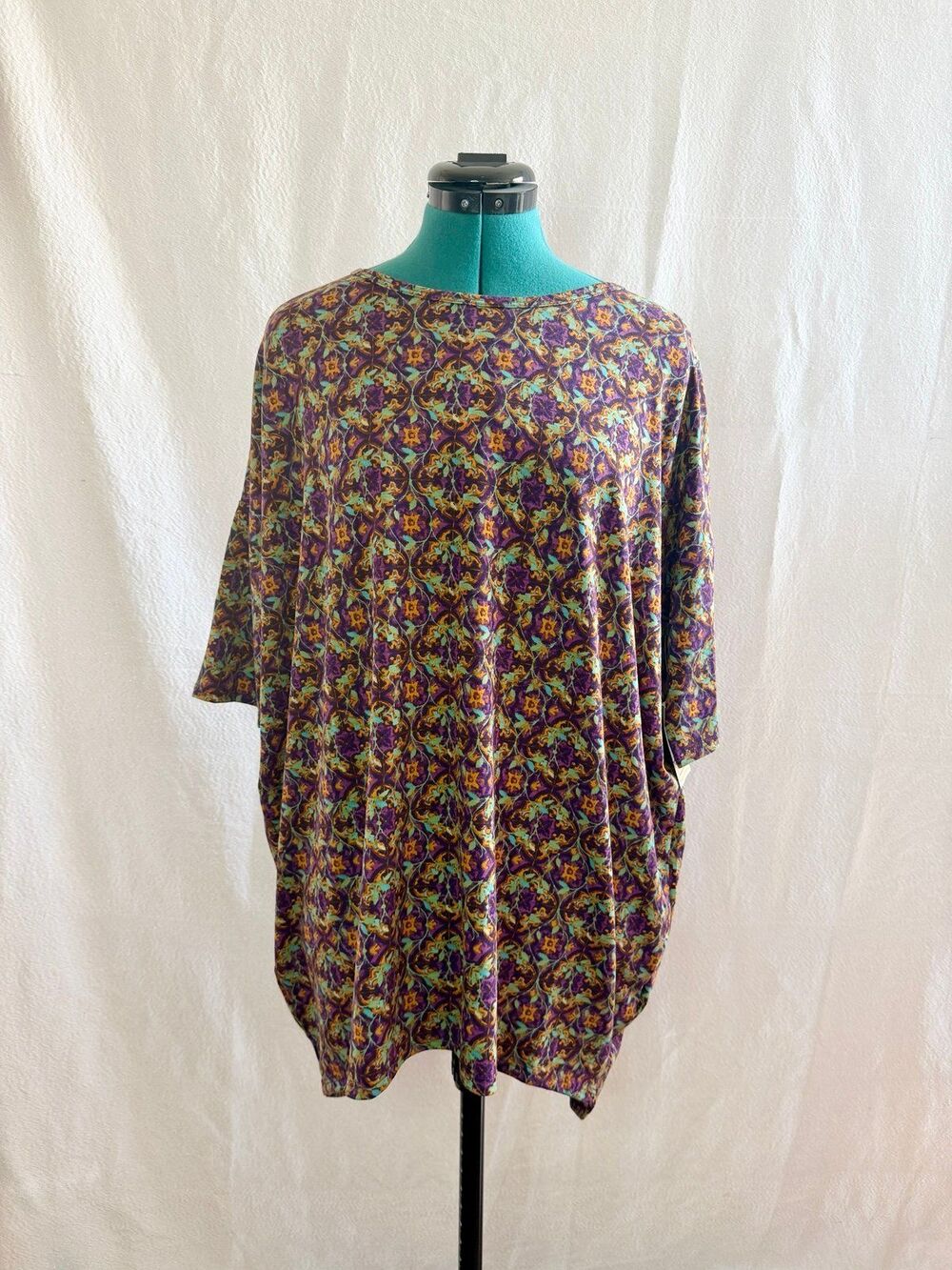 NWT Lularoe Irma size S tunic.